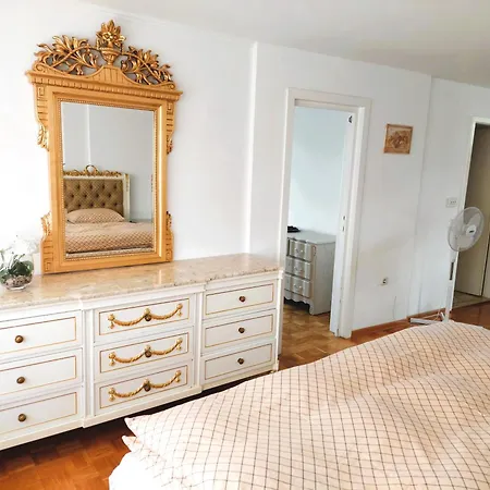 Na Dlanu Apartment *