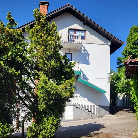 Apartment Na Dlanu *